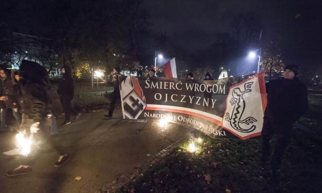 Błaszczak: Policja mogła na Marszu Niepodległości albo doprowadzić do konfrontacji, albo sprawę skierować do wymiaru sprawiedliwości