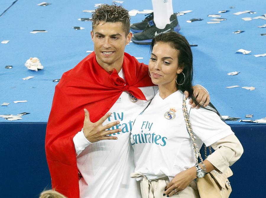Wielki skandal w finale Ligi Mistrzów. Kibic przeszkodził Cristiano Ronaldo w strzeleniu gola