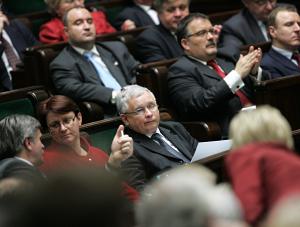 PiS czeka na wyrok i obiecuje nowe spoty