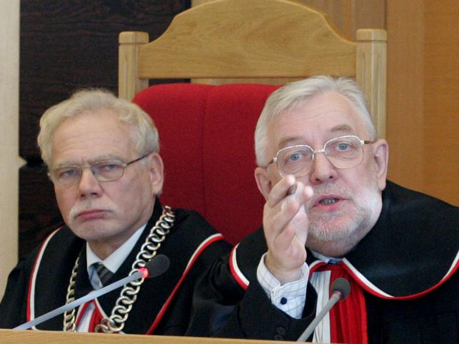 Sędziowie do polityków: Opamiętajcie się