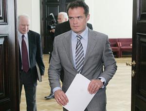 Nowak: "PiS straszy dzieci Krzyżakami"