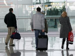 Koczowali na lotnisku przez 17 godzin
