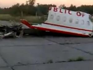 Tak niszczeje wrak tupolewa. Zobacz wideo