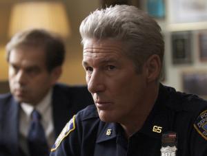 Richard Gere w filmie "Gliniarze z Brooklynu"