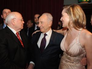 Stone była jednym z wielu hollywoodzkich gości na urodzinach Gorbaczowa