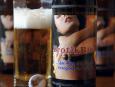 „ErotikBier” – piwo produkowane w południowych Niemczech przez Juergena Hopfa. Ekscentryczny właściciel szczyci się tym, że produkuje piwo w stroju Adama