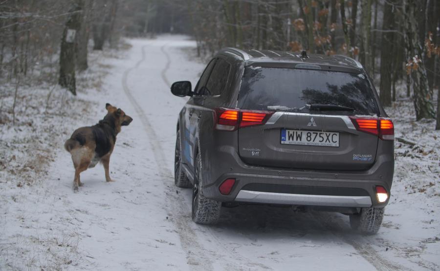 Mitsubishi outlander PHEV 2016