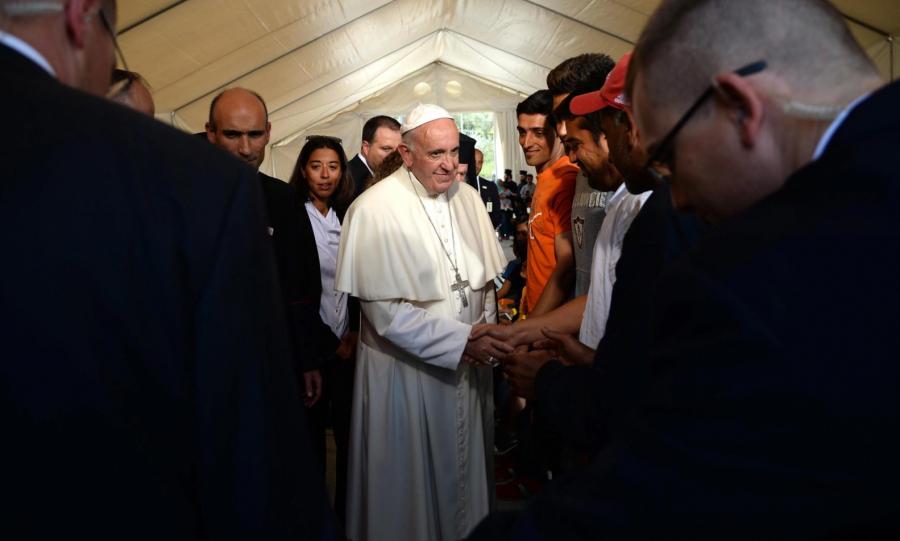 PAPIEŻ FRANCISZEK U UCHODŹCÓW NA LESBOS