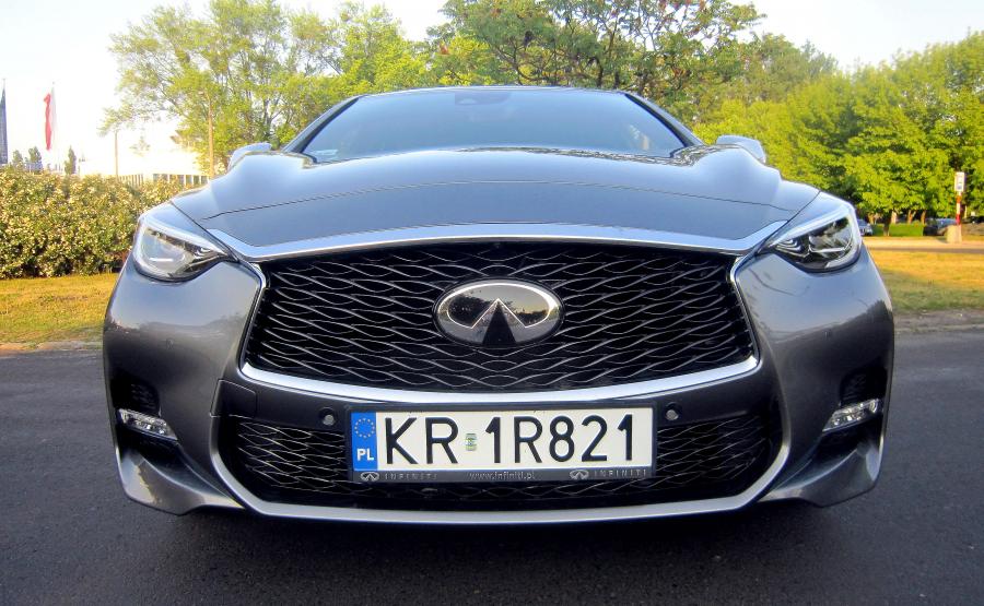 Infiniti Q30 2.0t 7DCT AWD Sport