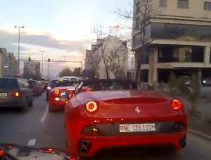 Ferrari kontra koparka - masakra